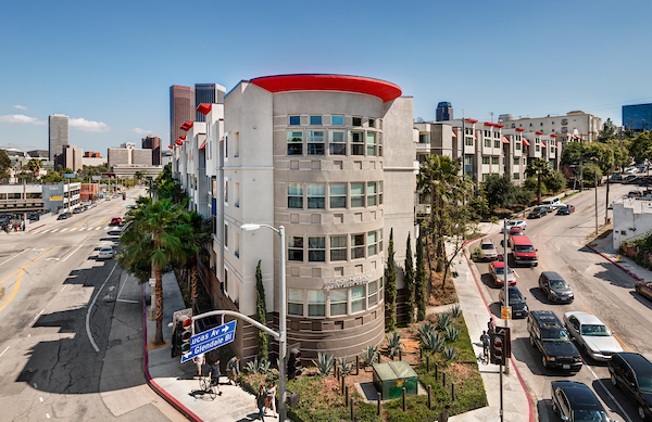 Belmont Station Apartments Los Angeles Ca Essex