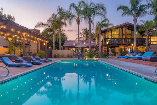 The Huntington Apartments Huntington Beach Ca Essex